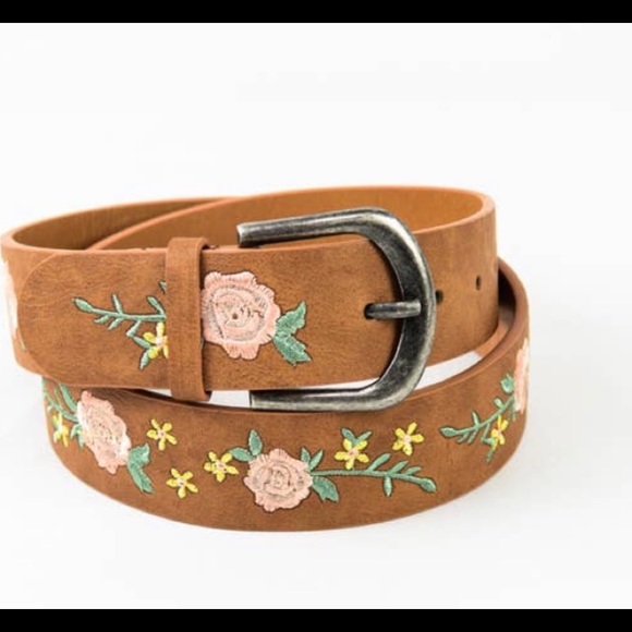 Floral Embroidered Pattern Faux Leather Belt